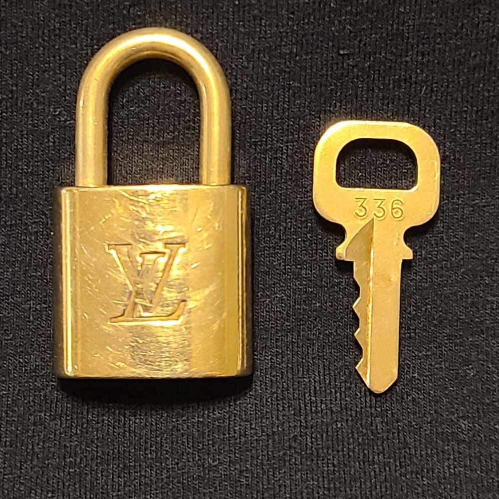 LV Lock & Key set #336 - Picture 11 of 11